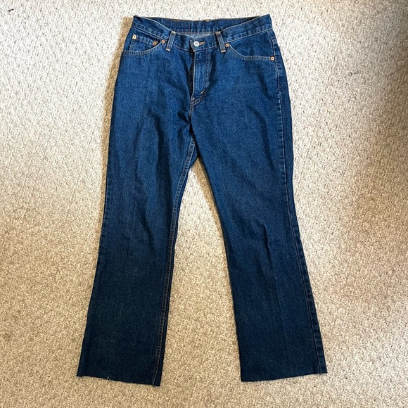 Vintage Levi’s dark wash jeans - Picture 2 of 7